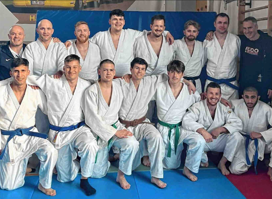 Das Judo-Männer-Team vom Budo-Club Offenburg sicherte sich im Mai trotz schwieriger Ausgangslage den Klassenerhalt in der Baden-Württemberg-Liga.