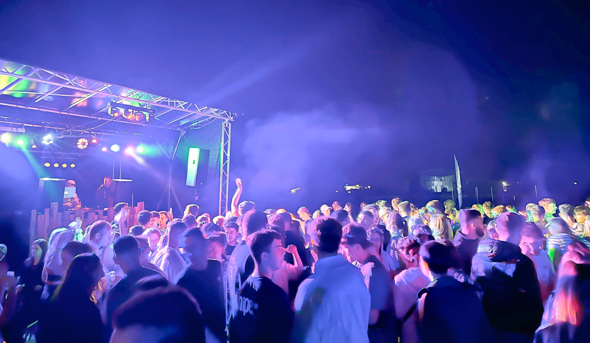 Partystimmung pur ist am Samstagabend bei der großen SVA-Beachparty geboten.
