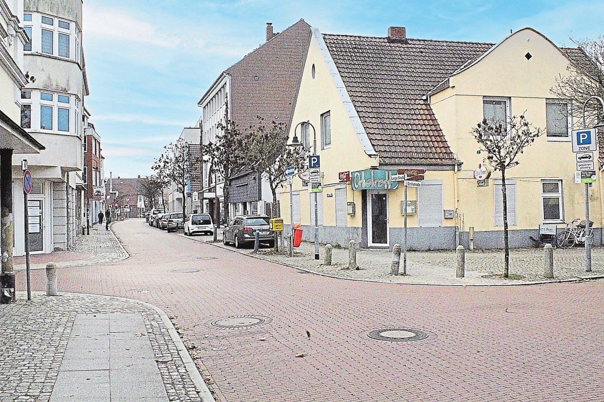 Die Bremer Straße beginnt im Westen in Citynähe und geht auf Höhe der Orthstraße in die Lange Straße über. Einige Geschäfte und die Gastronomie sind dort angesiedelt. FOTO: DIETER FREESE