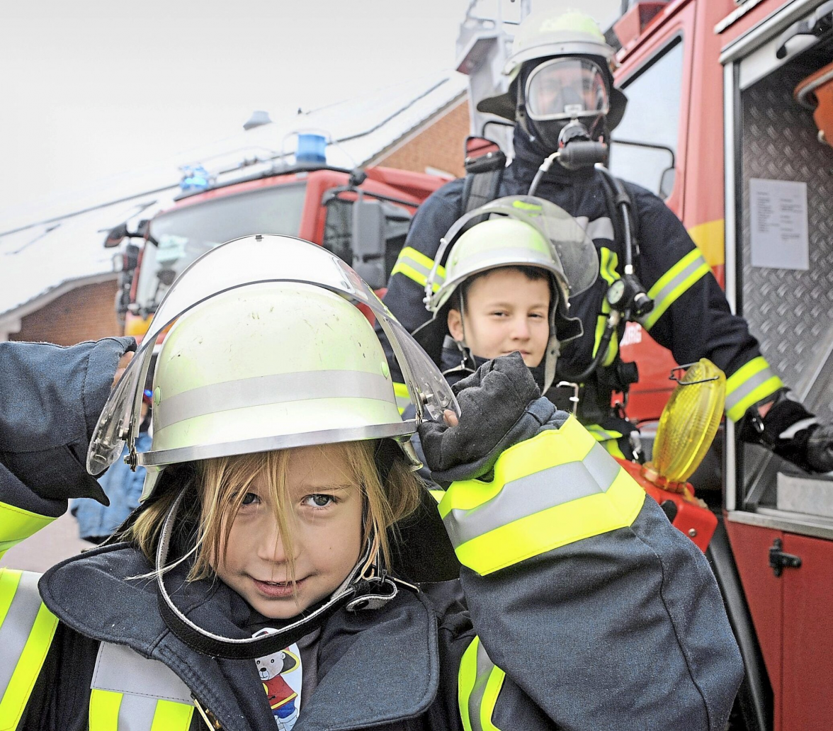 Nach rund sechs Jahren Pausen wird in Delmenhorst die Kinderfeuerwehr wieder belebt. Symbolfoto: dpa/Ingo Wagner