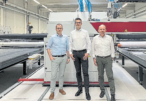 Patrick Kresse, Tobias Ripperda und Thomas Dülmer freuen sich über den Produktionsstart der EMS Panels GmbH und auf den Tag der offenen Tür. Fotos: Sebastian Migura