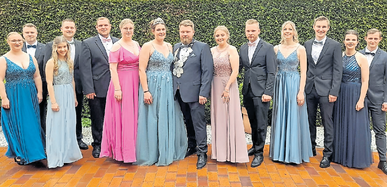 Alexandra Kley und Marius Hanfeld, Maike Bölscher und Leon van der Ahe, Florian Kley und Ina Lübken, Königin Jasmin Blum und König Jonas Kurlemann, Emilia Pendowski und Marvin Kurlemann, Sophia Cordes und Steffen Holterhaus sowie Linda Klose und Felix Jansen. Αν