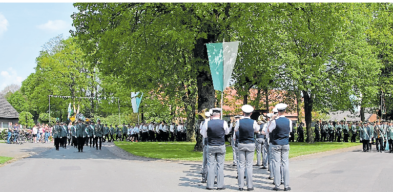 Der große Festumzug ist immer ein tolles Ereignis für den ganzen Ort und alle Besucher.