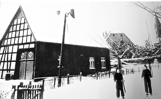 Das ist das alte Wohn- und Geschäftshaus der Familie Landwehr am Kirchplatz in Schledehausen