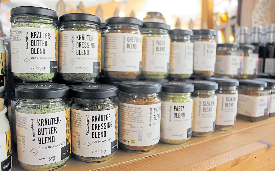Die Wissinger Mühle bietet ein großes Sortiment an ausgewählten Feinkostprodukten.