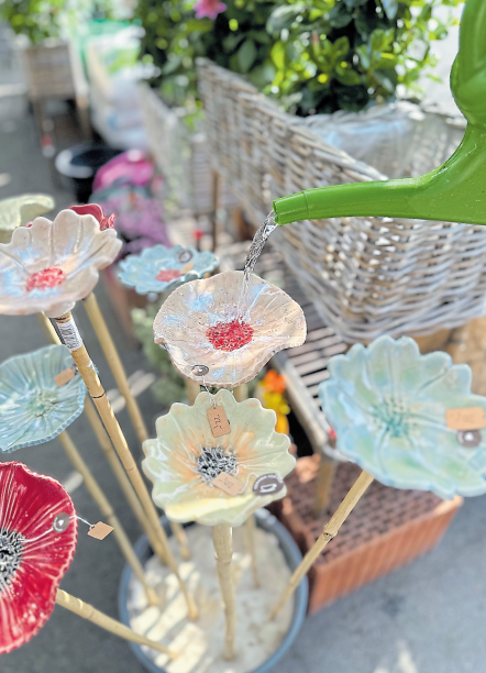Die Wissinger Mühle bietet auch passende und schöne Dekoideen für den Garten. Foto: Wissinger Mühle