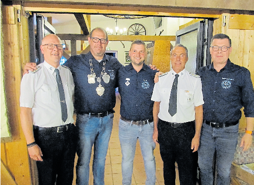 Ehrung der Kompaniemeister: Patrick Hüer (von links), Robert Strodtkötter, Lukas Augustin (Steintorkompanie) und Ludger Hatting (Ostertorkompanie). Es fehlt Alexander Bley als Meister der Hasetorkompanie.