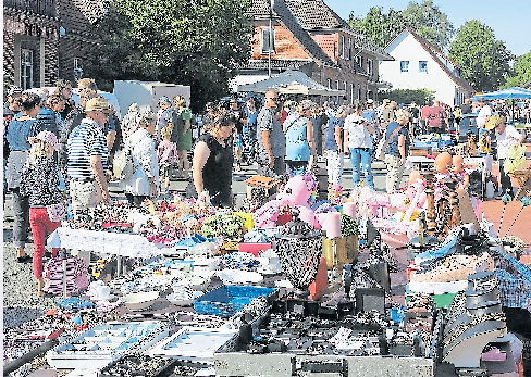 Beim Flohmarkt gibt es so manches Schnäppchen.