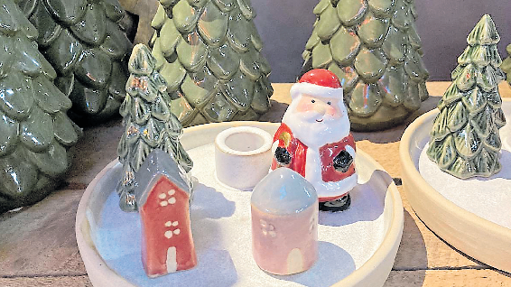 Hier ist er als Deko-Figur: Der Nikolaus wird am 27. November zum Adventsbasar kommen und für Kinder eine Überraschung mitbringen.