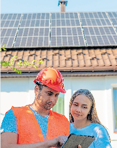 Eine fundierte Energiebratung macht Sinn und hilft, Energiekosten zu sparen. Foto: Adobe Stock