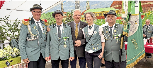 Das Königspaar empfing den ein oder anderen Ehrengast. Fotos: Schützenverein Altharen/ Bernhard Otten