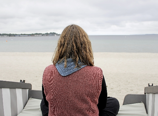 Einfach nur Wolken und Wasser genießen: Ein kleines Abenteuer im Schlafstrandkorb bringt einiges an Entschleunigung.