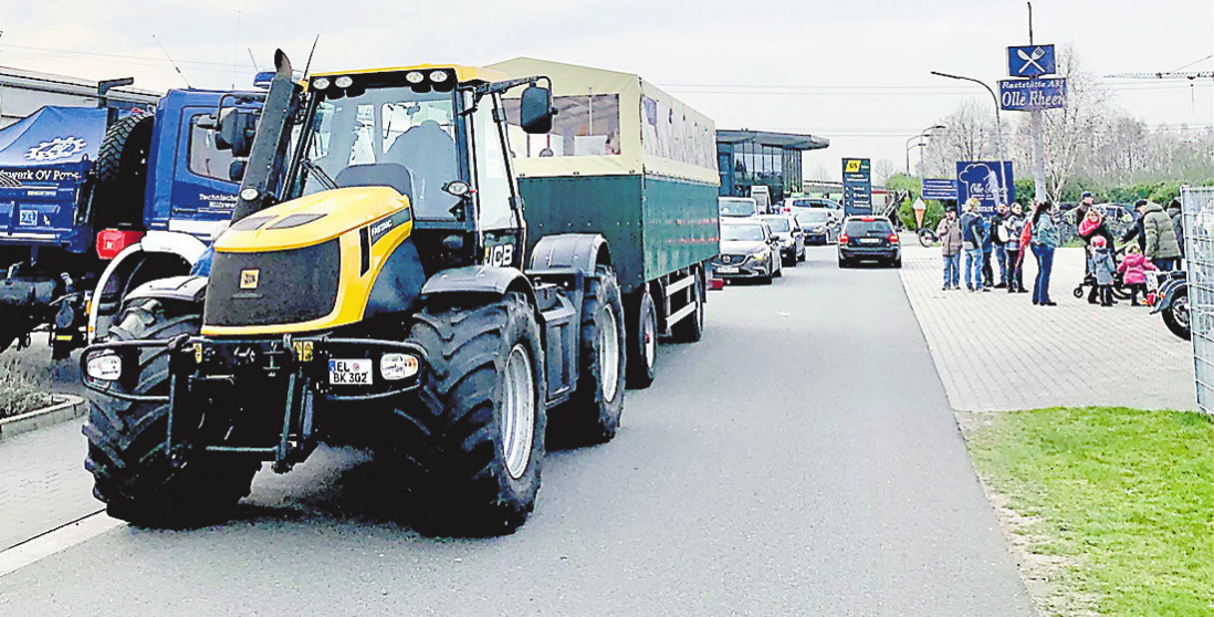 An verschiedenen Haltestellen fährt der Planwagen vorbei. Foto HHG