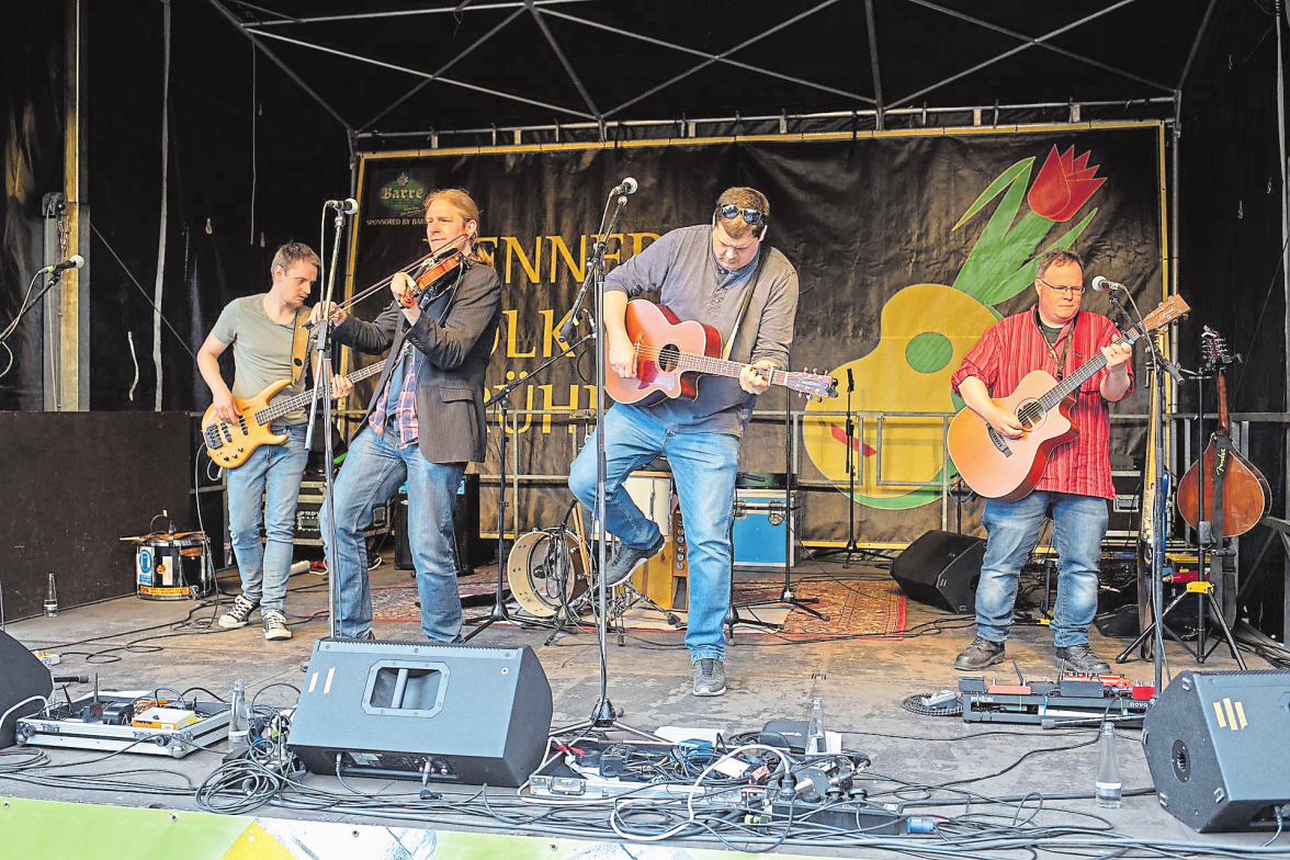Folkrock steht auf dem Programm, wenn am Samstagabend um 19.30 Uhr die Band „FolkLaw“ die Bühne betritt.