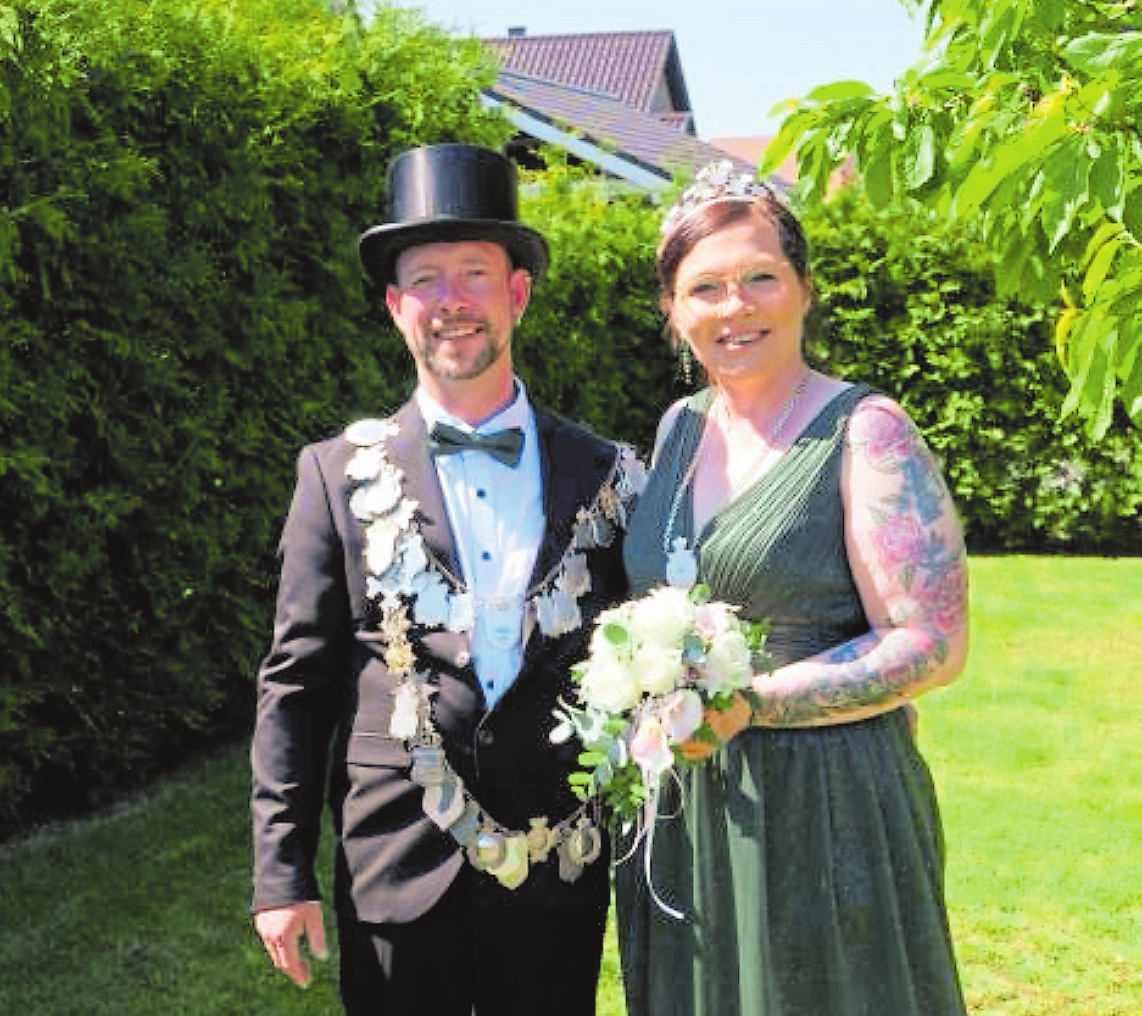 Das Königspaar Oliver und Sandra Funke regierte nun ein Jahr lang das Schützenvolk. Jetzt werden sie am zweiten Mai-Wochenende 2025 abgelöst. Foto: Schützenverein Breddenberg-Heidbrücken