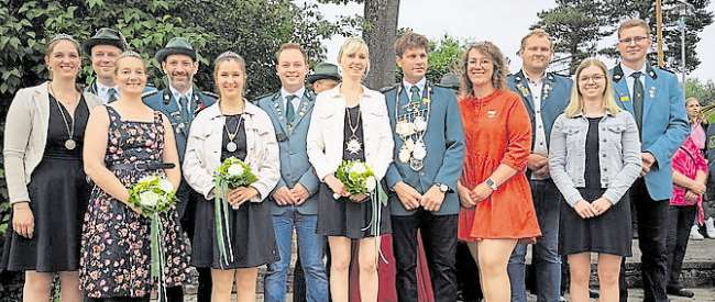 Der amtierende Thron mit dem Königspaar Andreas und Carina Surenkamp