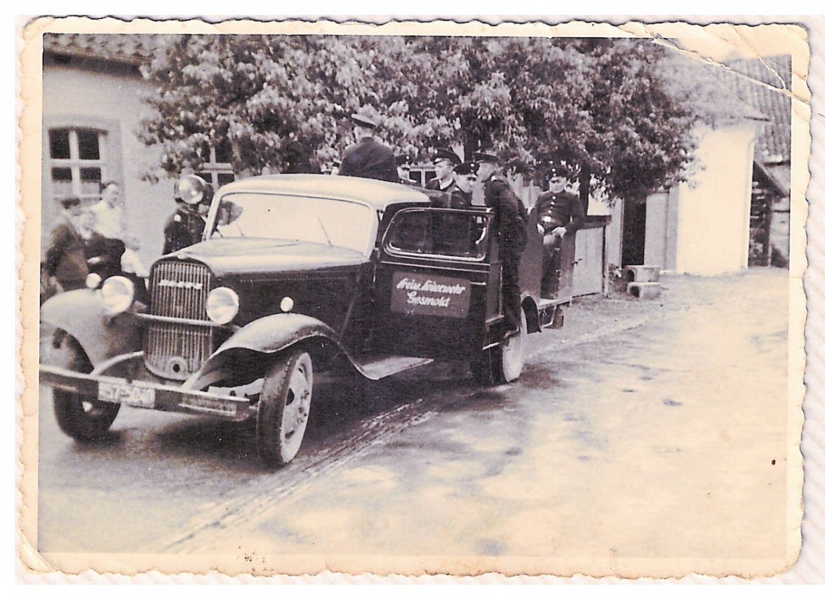 Der Opel Blitz diente zwischen 1936 und 1957 als Einsatzwagen der Kameraden. Repro: Freiwillige Feuerwehr Gesmold 