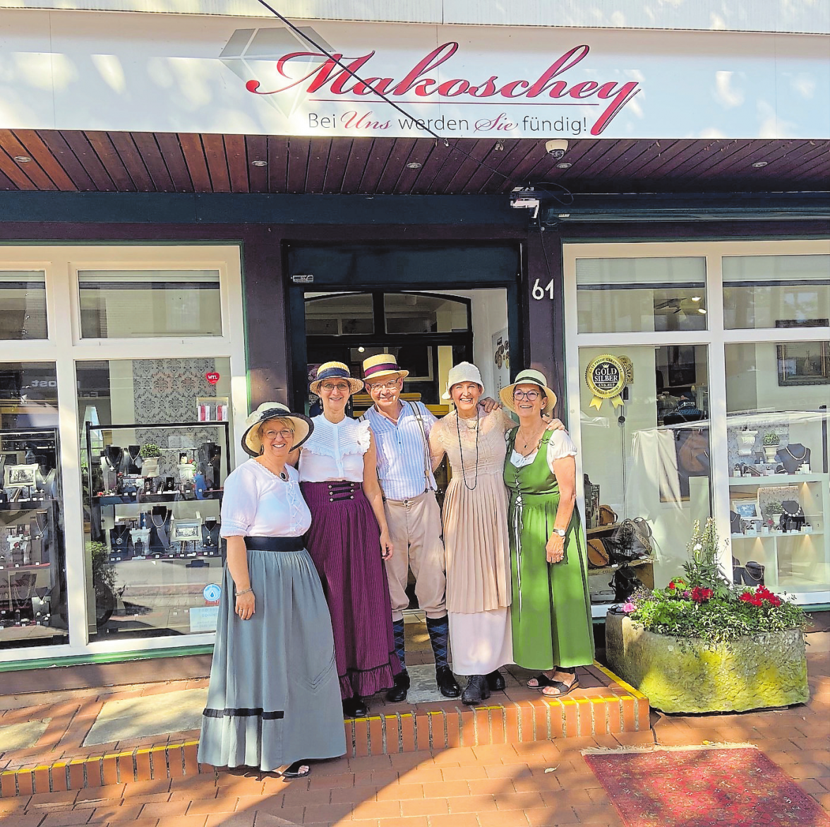 Das Team von Makoschey - Schmuck & Erlesenes freut sich auf drei tolle Markttage. Foto: Marco Schulz