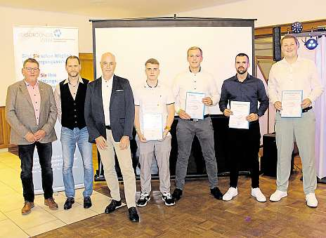 Neue Fachkräfte erhielten die Gesellenbriefe. Foto: Ulrich Eckseler