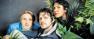 Drei, die versuchen, still zu sein: Hans-Christian Hegewald, Michi Wischniowski und Lua Mariell Barros Heckmanns