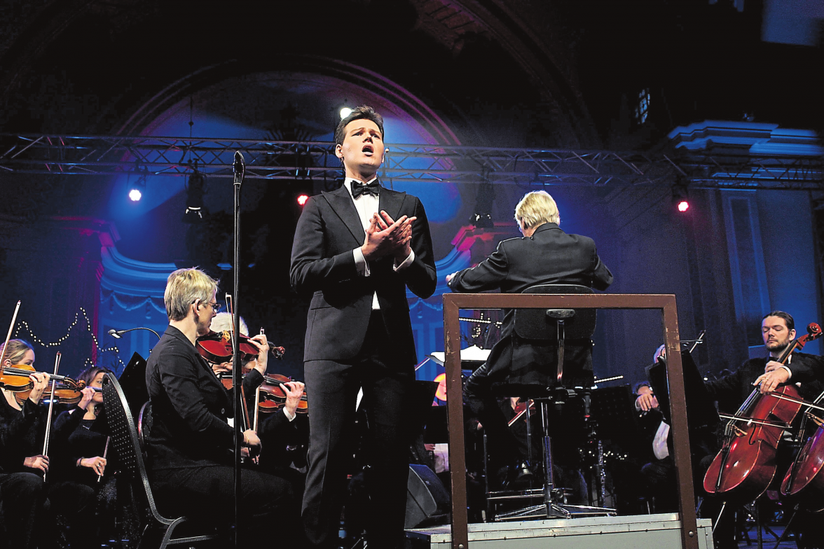 Toller Sologesang vom Tenor Henrik Enger Holm.
