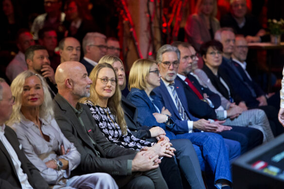Zahlreiche Ehrengäste wohnten der Veranstaltung bei.