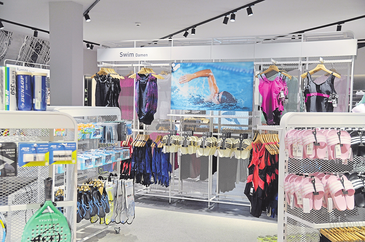 Die Schwimmsportabteilung bei Intersport Schulte.