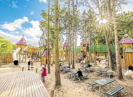 Ein Publikumsmagnet im Freizeitpark Schloss Dankern ist der Feenwald. Foto: Schoening