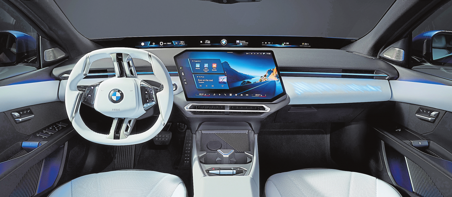 Das Cockpit kommt ohne klassische Instrumente aus.