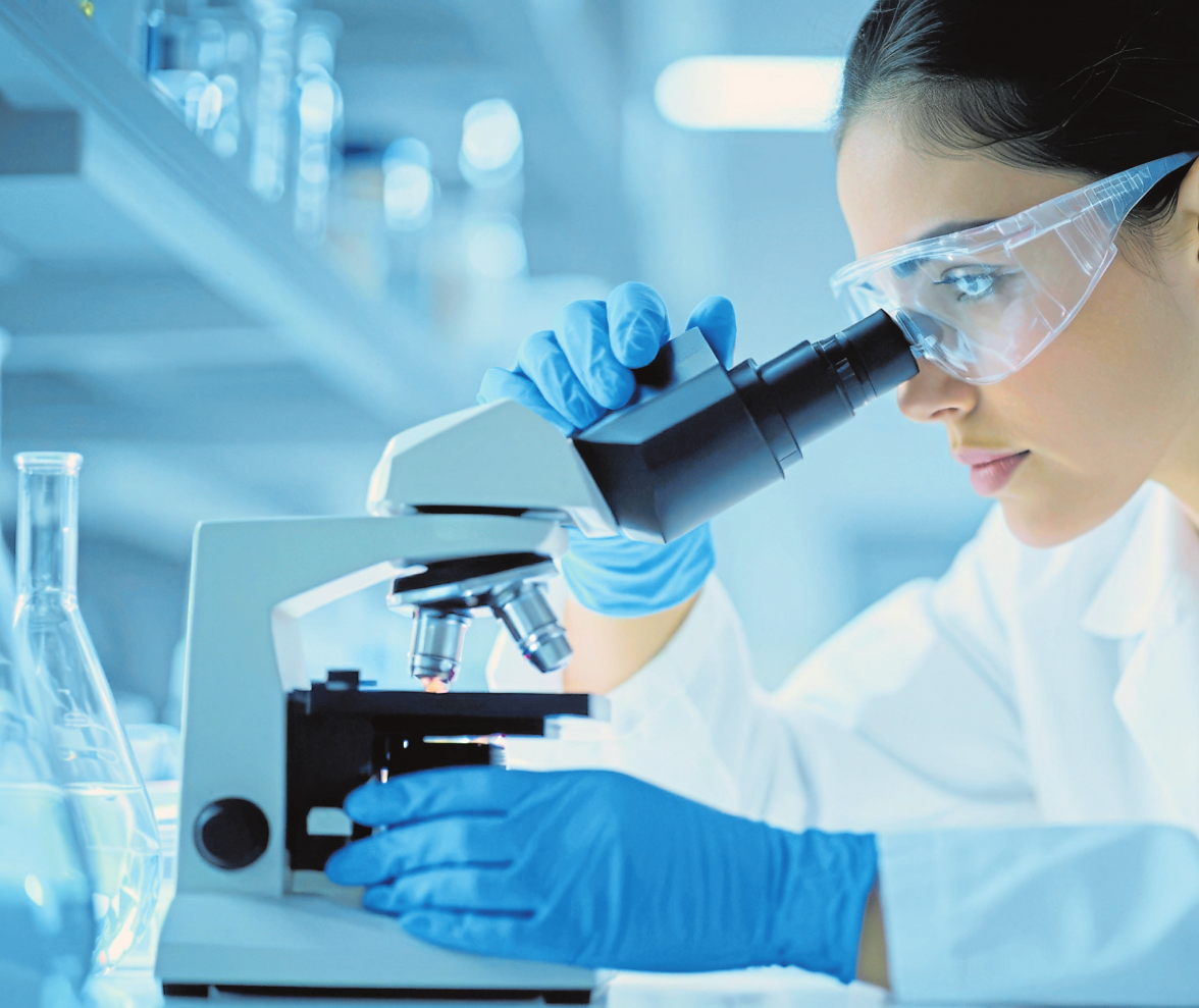 Forschung und innovative Therapien setzen dort an, wo Krankheiten entstehen - und eröffnen neue Wege, die Ursachen von Erkrankungen anzugehen, statt allein Symptome zu behandeln. Foto: DJD/Vertex/MstShilpi 12 - stock.adobe.com (KI generiert)