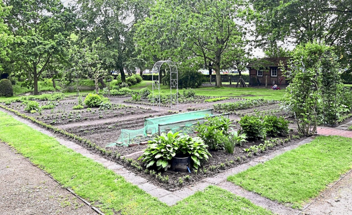 Der Bauerngarten ist ein beliebtes Anschauobjekt, so kann unter anderem Kindern gezeigt werden, wie frühere Generationen gewirtschaftet haben.