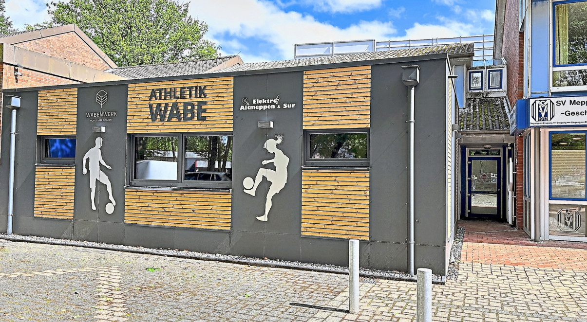 Das Holzmodul für den neuen Raum wurde im Emsland gefertigt.