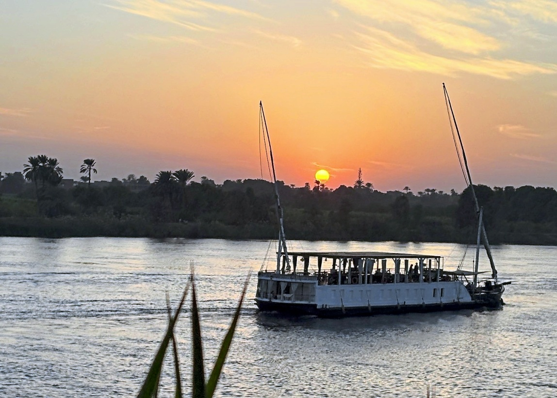 Abenddämmerung über dem Nil: Die Reise nach Ägypten fasst eine Flusskreuszfahrt. Fotos: Reise-Treff-Ludwig