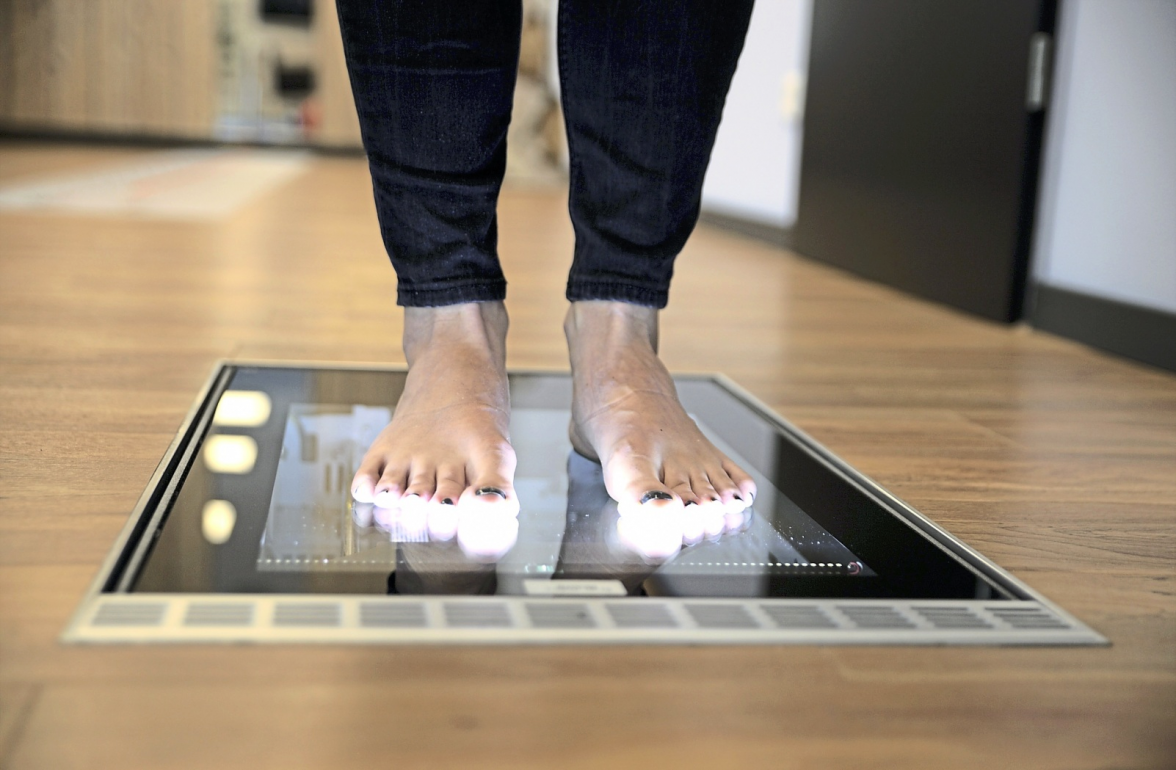 Präzision als Grundlage: Durch die exakte Vermessung der Füße werden individuelle Lösungen für optimalen Komfort geschaffen.