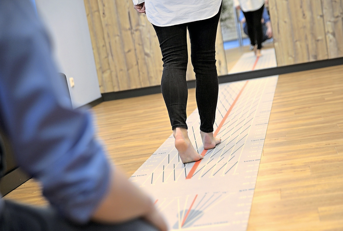 Jeder Schritt zählt: Die Ganganalyse liefert wichtige Erkenntnisse für eine passgenaue orthopädische Versorgung. Fotos: Schuhhaus Mäscher