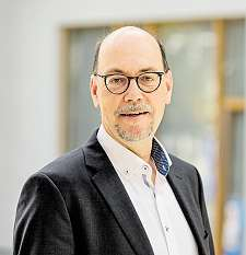Johannes Koke, Professor für Verfahrentechnik im Laborbereich am Campus Lingen der Hochschule Osnabrück
