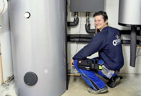 Lemuel Martens ist für seine Ausbildung aus Paraguay ins Emsland gekommen. Fotos: Otten Kälte-Klima-Elektro GmbH