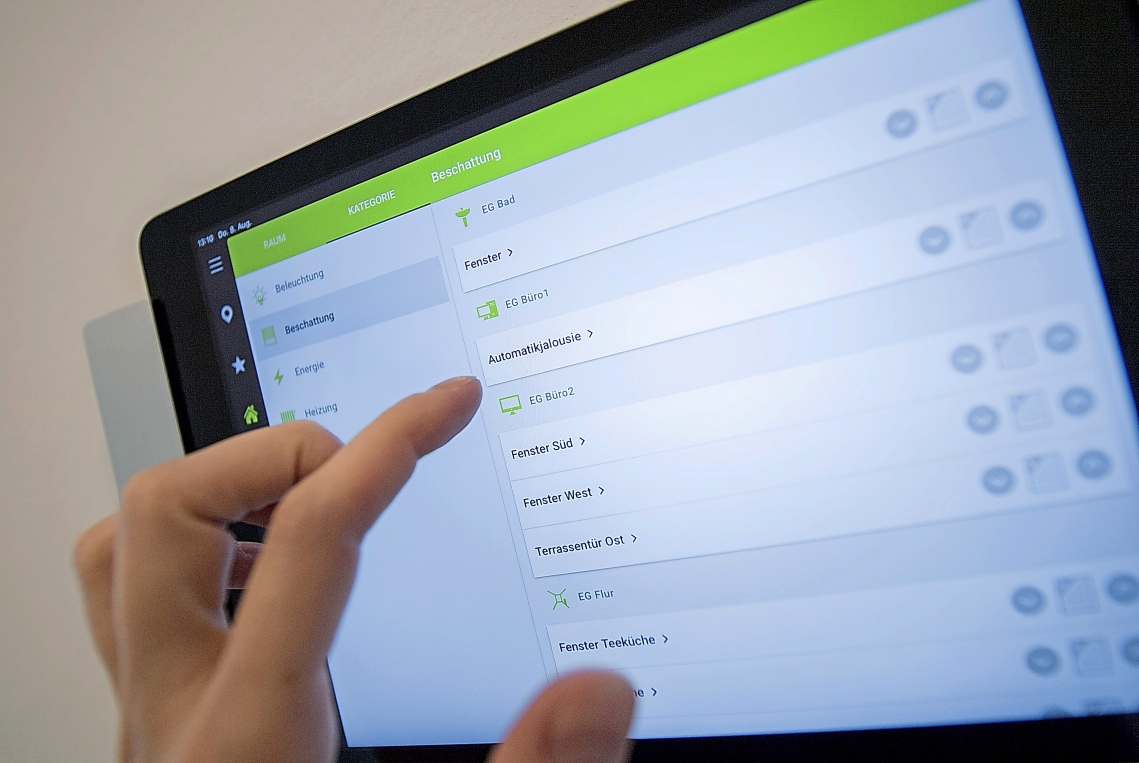 Mehr Komfort: Smarte Systeme können den Alltag erleichtern. Foto: Andrea Warnecke/dpa-tmn