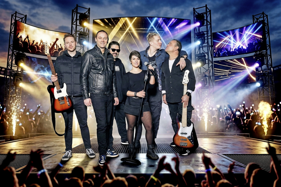 „Like This“ sorgen am Samstag für Stimmung im Festzelt. Foto: Like This Partyband