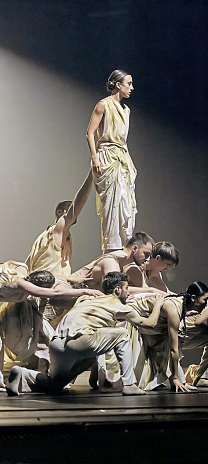 Carmina Burana mit der Dance Company.