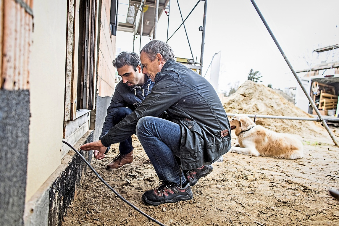 Baumangel oder noch akzeptable Abweichung? Unabhängige baubegleitende Qualitätskontrollen helfen dabei, Eigenheimprojekte zufriedenstellend zu Ende zu führen. Foto: DJD/Bauherren-Schutzbund
