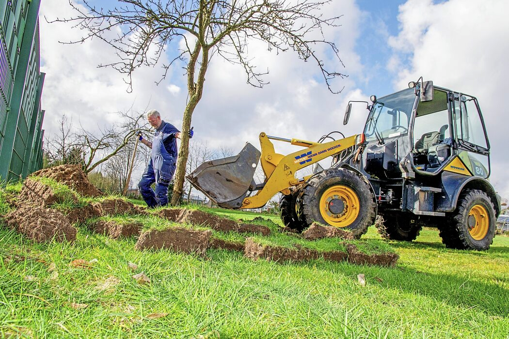 Ebenso sind Radlader, Minibagger und weitere Fahrzeuge für Einsätze auf Baustellen oder bei Gartenprojekten verfügbar. Foto: WOCKEN