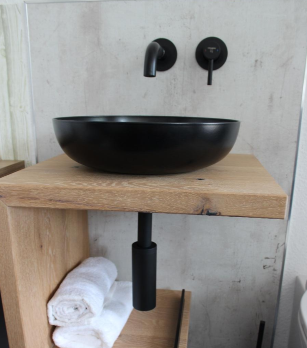 Materialienmix aufs Wesentliche reduziert sorgt für modernen Schick. Bild: privat