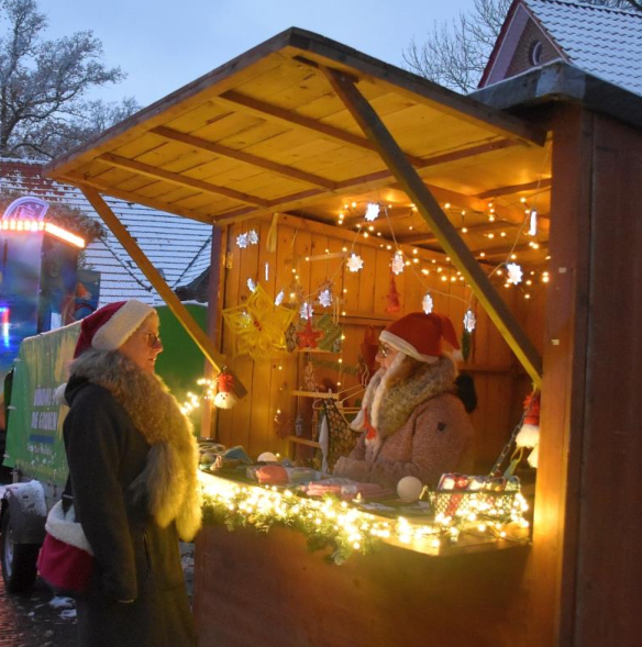 Am Nikolauswochenende geht es in diesem Jahr am Glockenturm wieder richtig weihnachtlich zu. BILD: WFV
