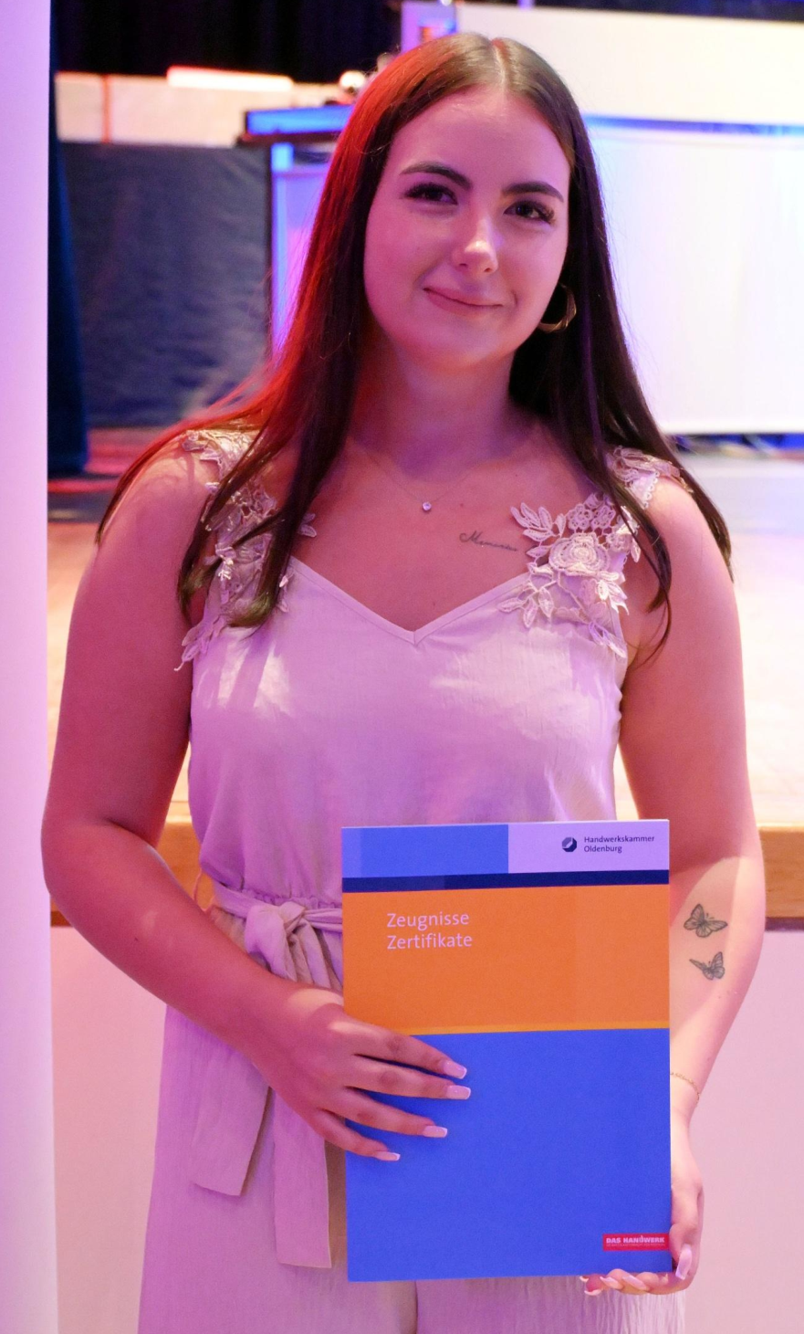 Lea Sophie Willms hat ihre Prüfung als Kauffrau für Büromanagement bestanden. Alle Bilder: Rolf Bultmann