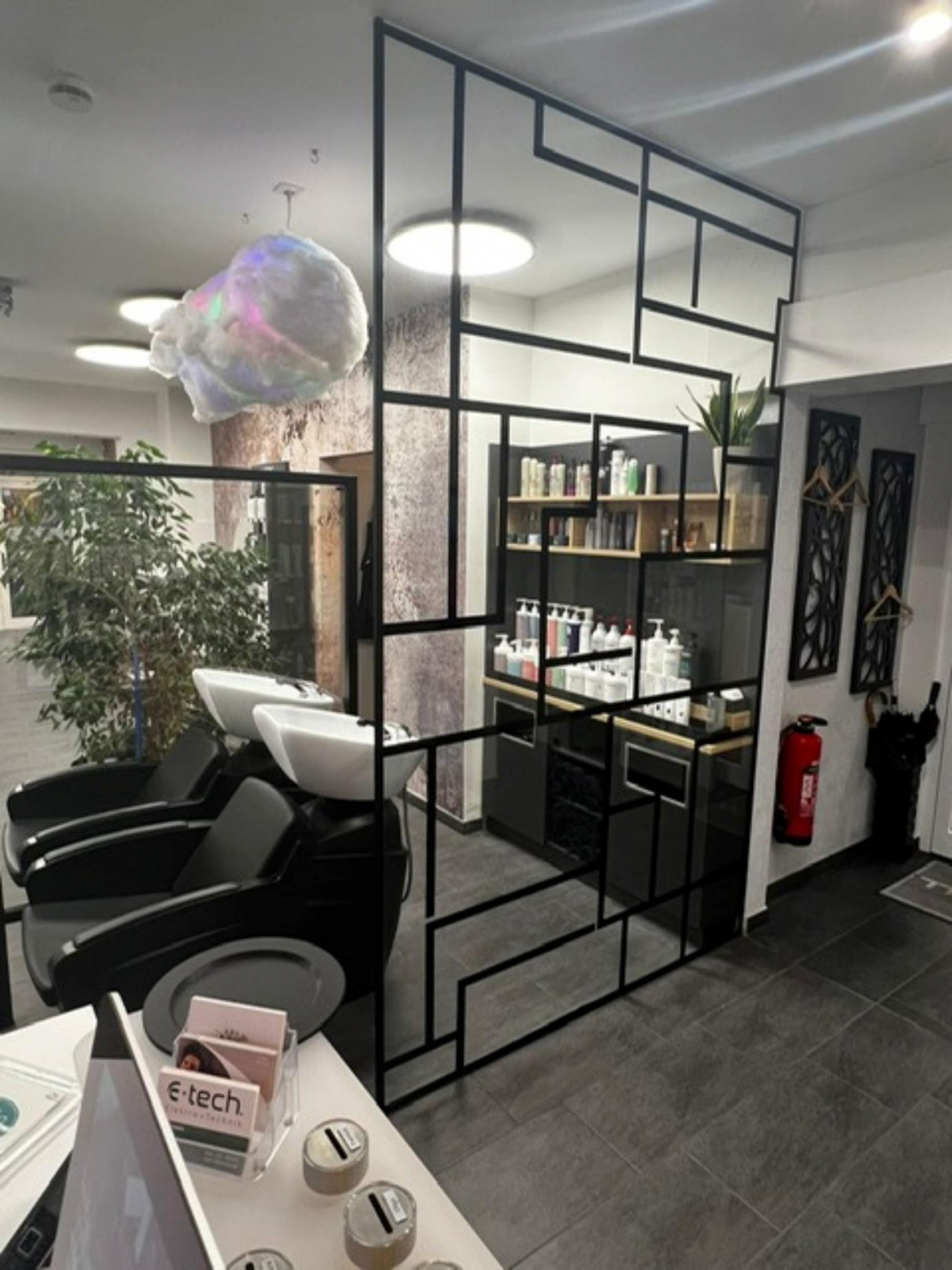 Gläserne Duschabtrennungen und Trennwände. Bilder: privat