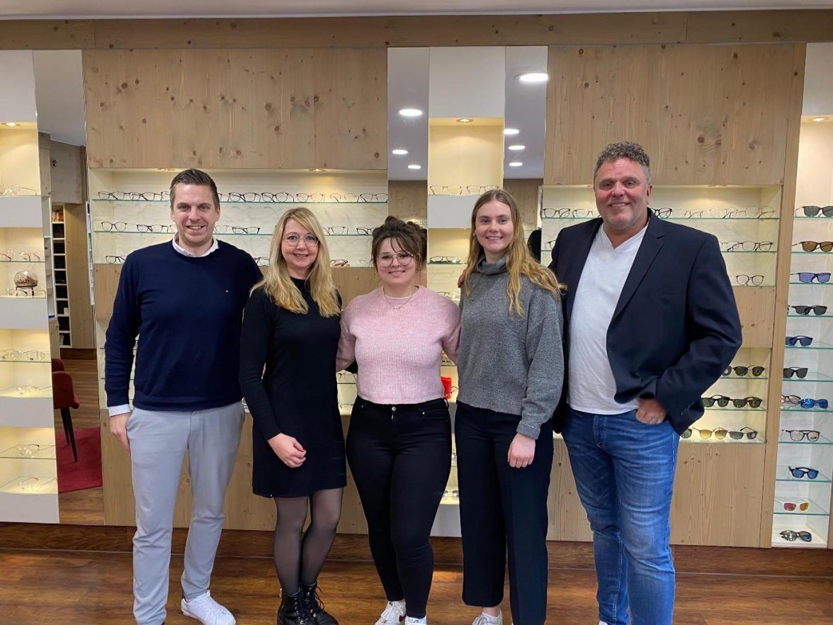 Das Team von Augenoptik Alexanderstraße. Bild: Augenoptik Alexanderstraße