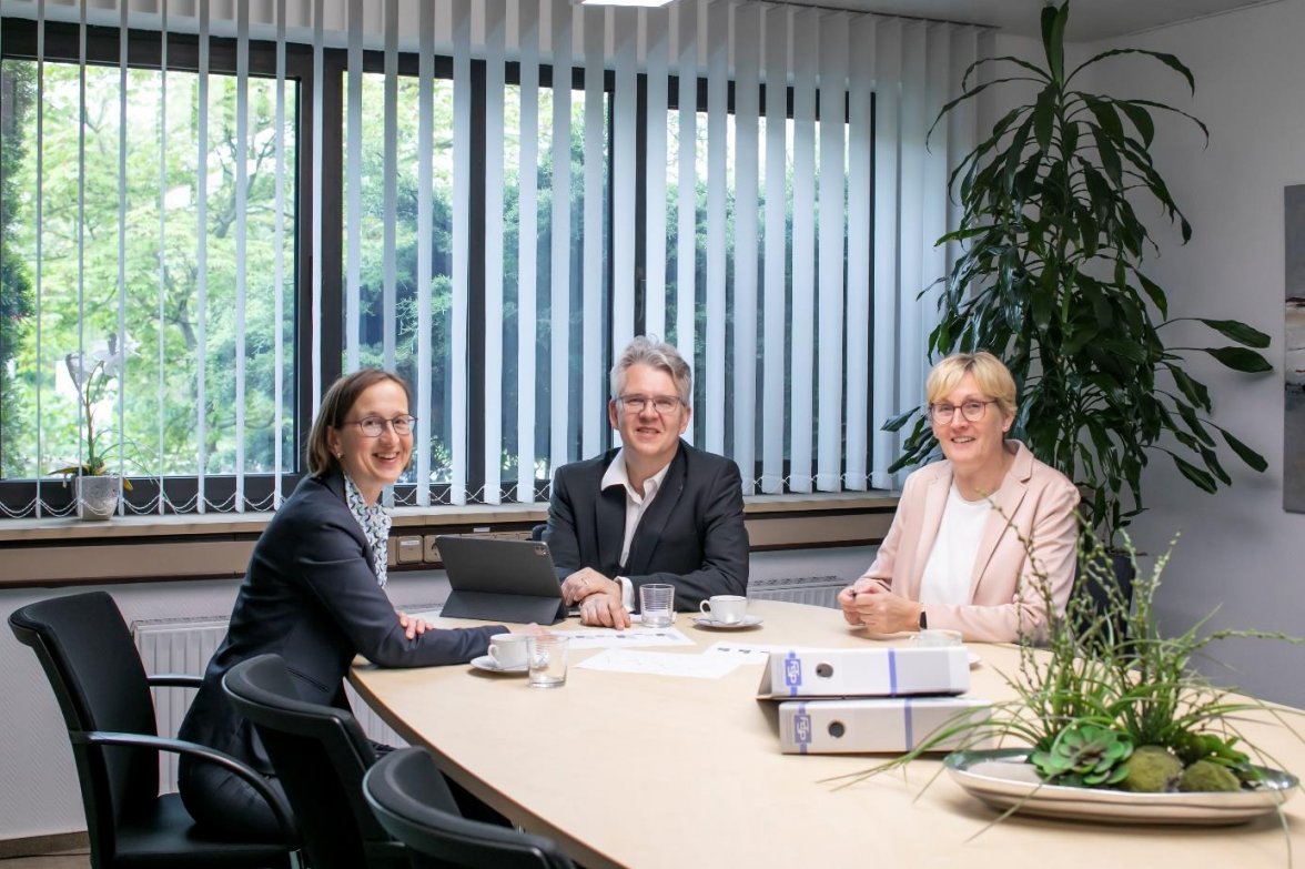 Bei der FTSP Frisia Treuhand Schmädeke GmH & Co. Bild: Simone Ahlers