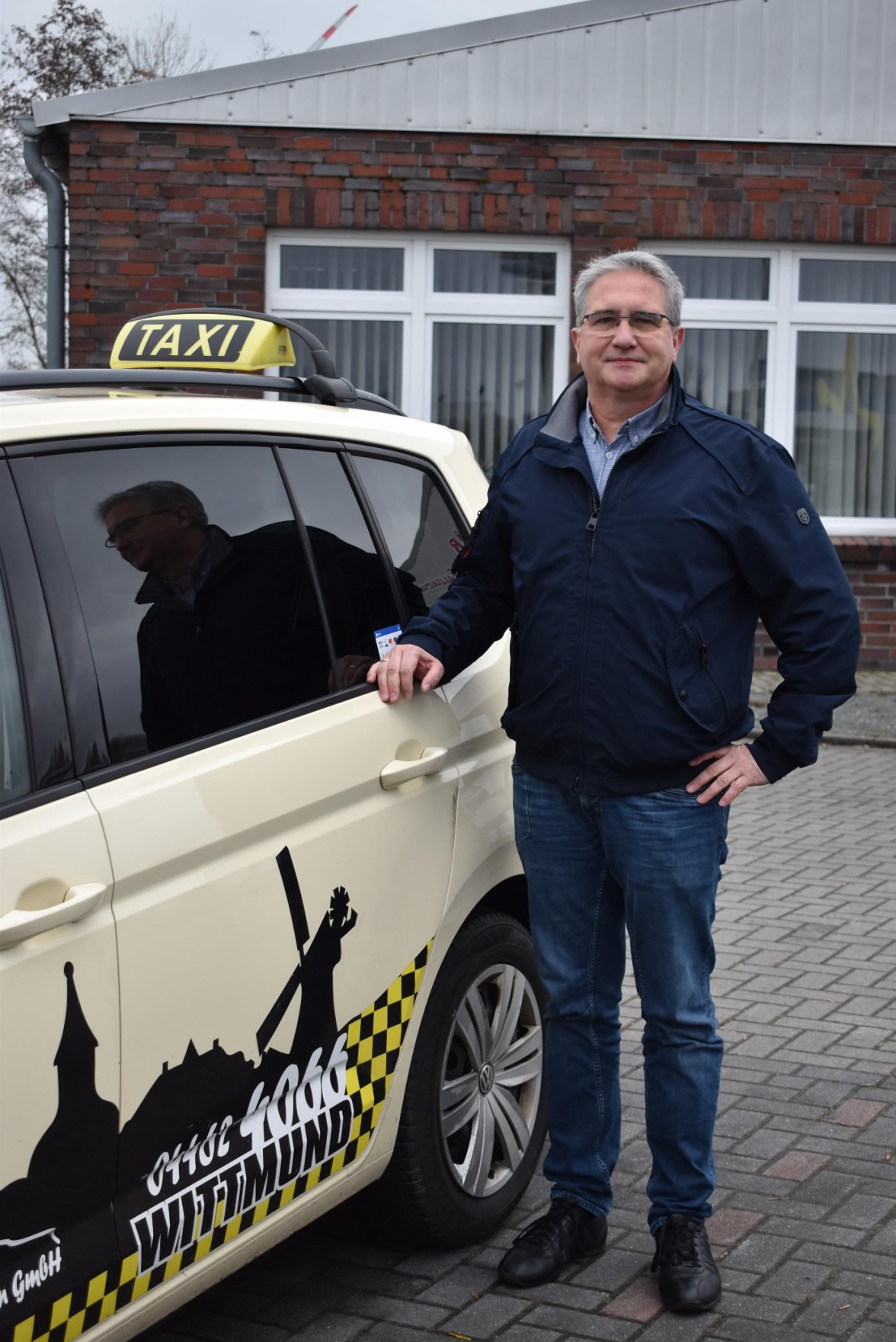 Dan Koltermann blickt auf fünf erfolgreiche Jahre mit seinem Unternehmen „Dako Taxi“ zurück. Bild: Frank Brüling