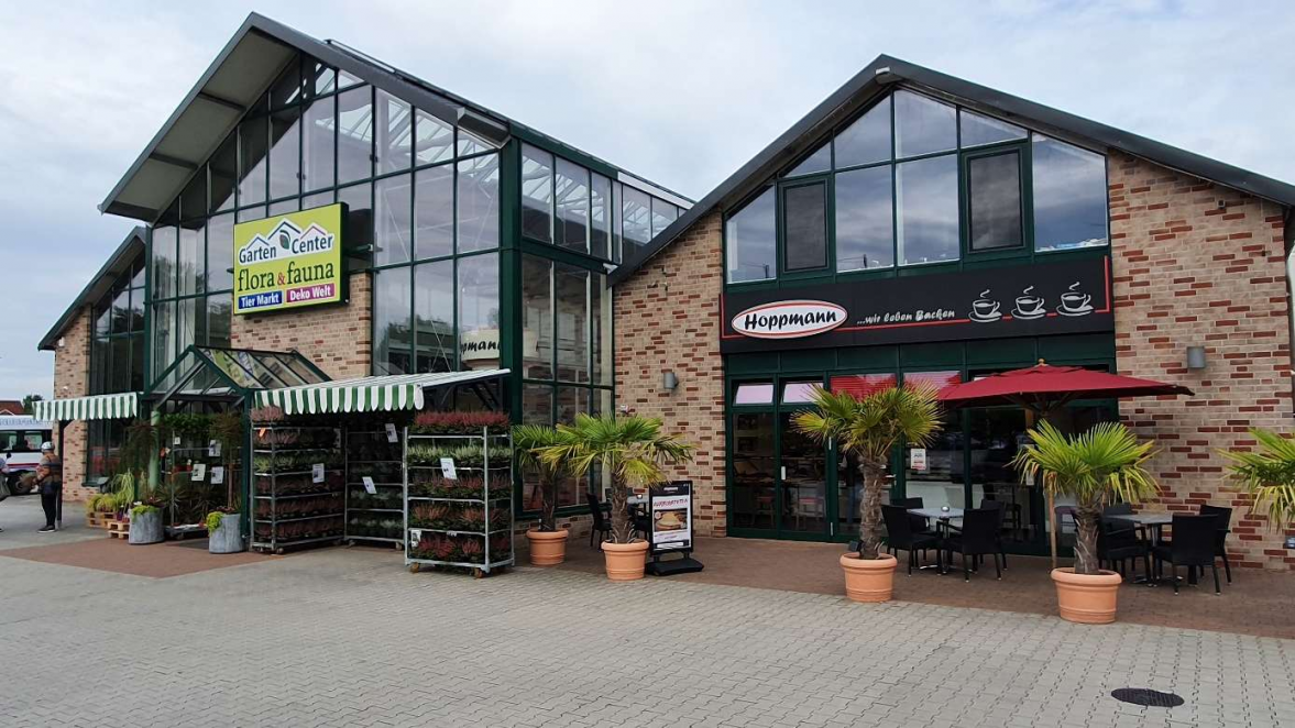 Das Gartencenter flora & fauna und das Café Hoppmann haben am Sonntag von 13 bis 17 Uhr geöffnet. BILD: Privat